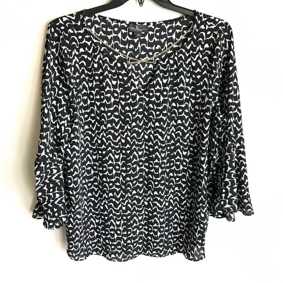BOLD elements Black White Print Gold Chain Accents